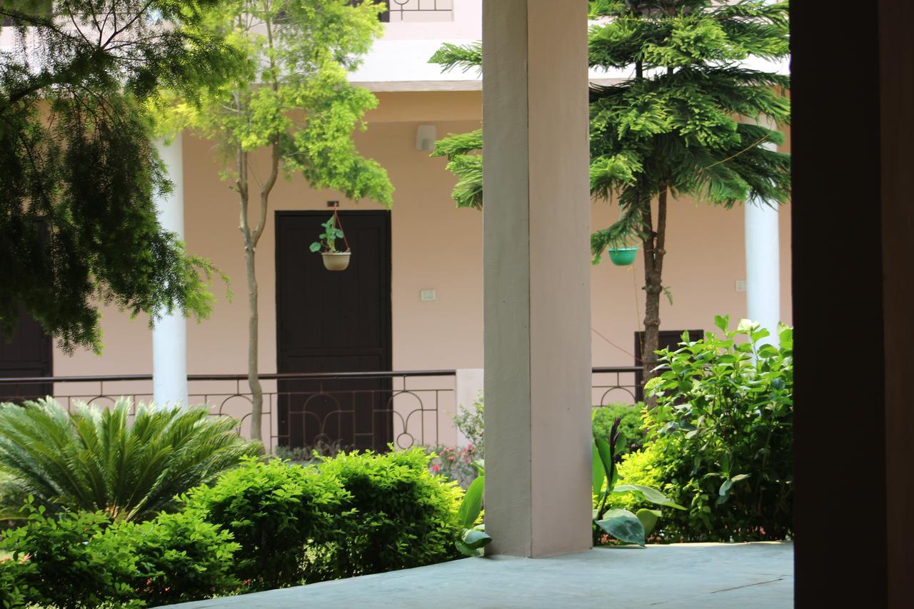 Greenwood Hotel Bhīm Tāl Екстериор снимка
